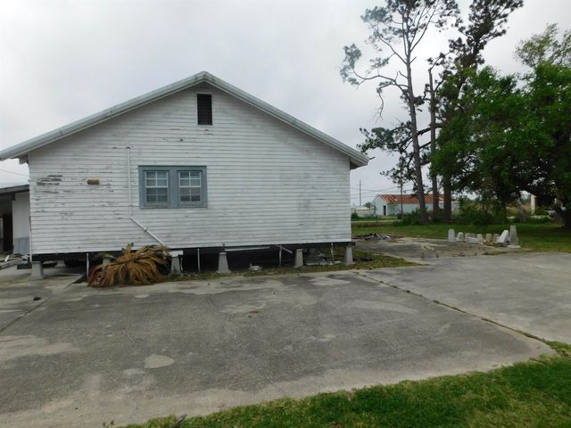 6967 Grand Caillou Road, Houma, LA 70363