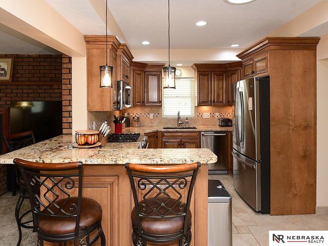 1104 North 85 Street, Omaha, NE 68114