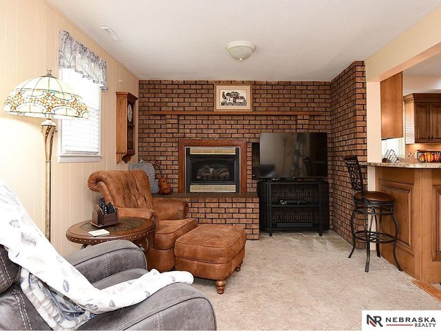 1104 North 85 Street, Omaha, NE 68114