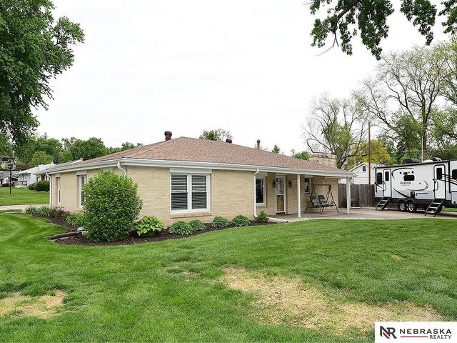 1104 North 85 Street, Omaha, NE 68114