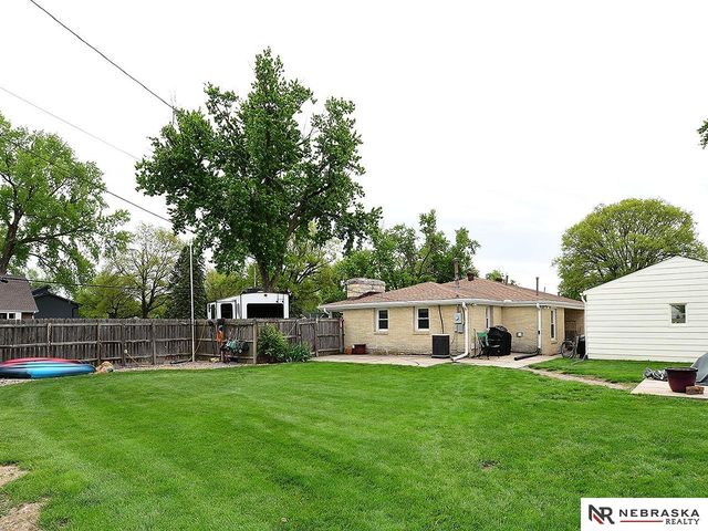1104 North 85 Street, Omaha, NE 68114