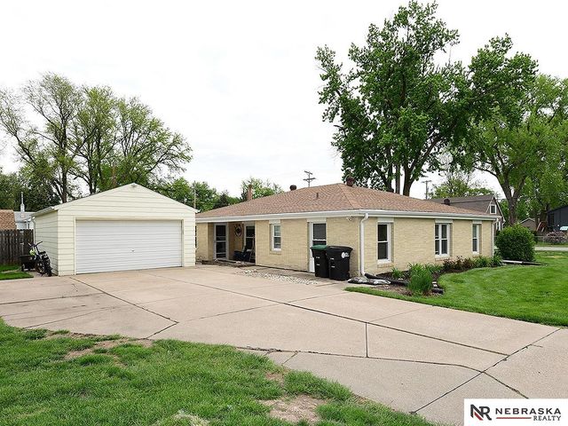 1104 North 85 Street, Omaha, NE 68114