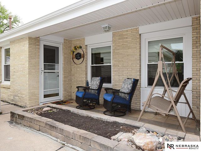 1104 North 85 Street, Omaha, NE 68114