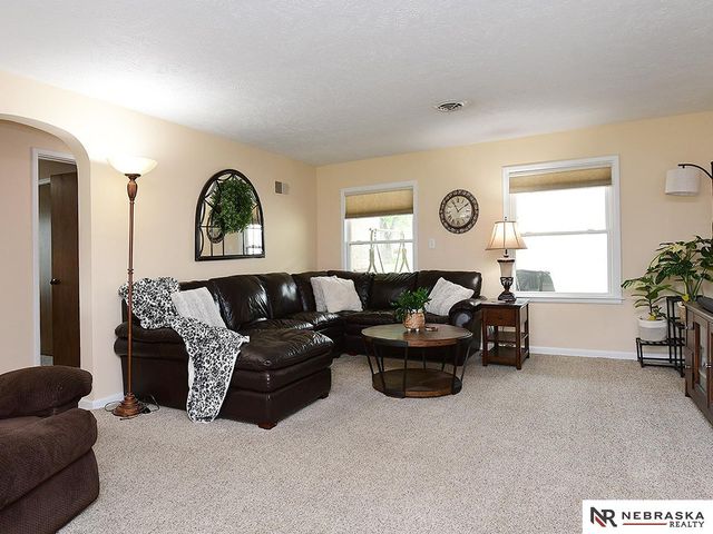 1104 North 85 Street, Omaha, NE 68114