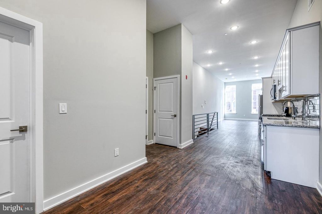 1316 S BROAD ST, PHILADELPHIA, PA 19146 — photo 3