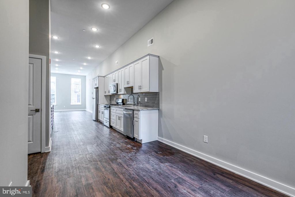1316 S BROAD ST, PHILADELPHIA, PA 19146 — photo 4
