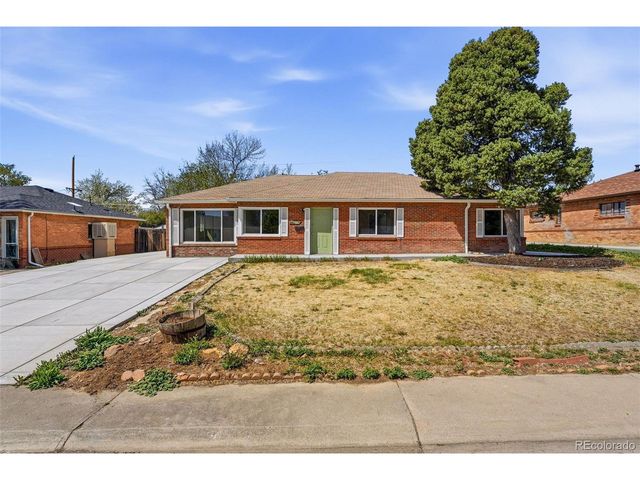 779 Scranton St, Aurora, CO 80011