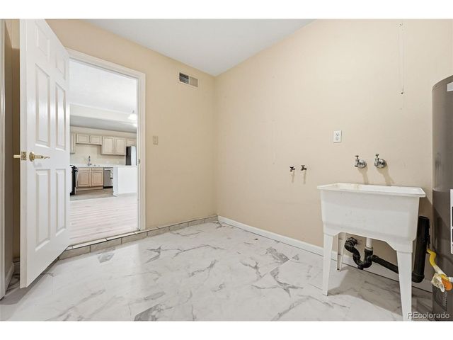 779 Scranton St, Aurora, CO 80011