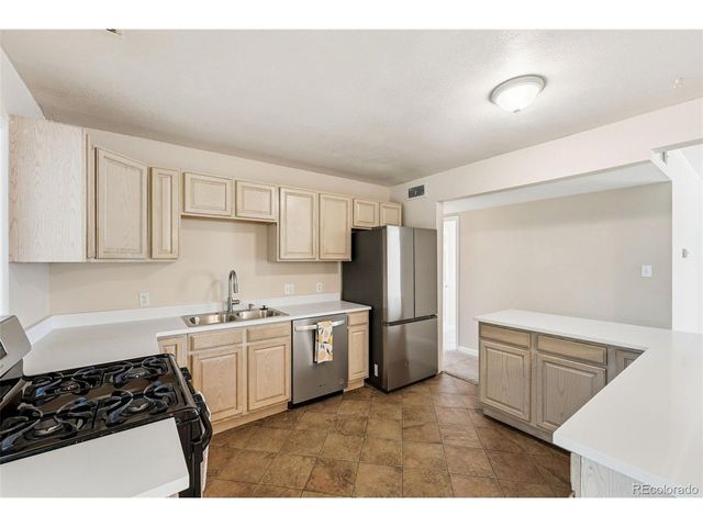 779 Scranton St, Aurora, CO 80011