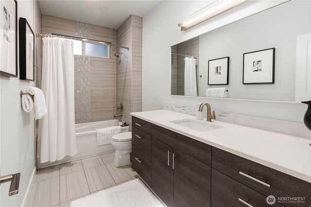 2627 SW 100th Street, Seattle, WA 98146