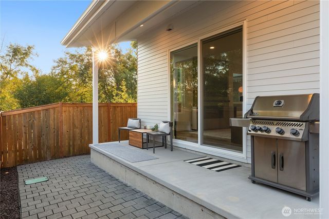 2627 SW 100th Street, Seattle, WA 98146