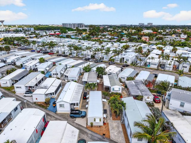 5 Cedar Drive Cd-5, Briny Breezes, FL 33435