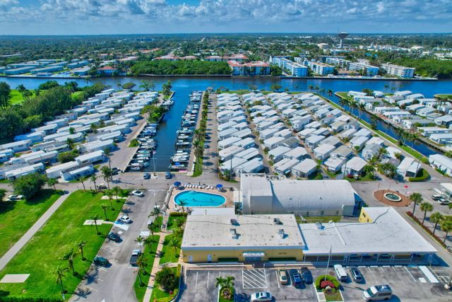 5 Cedar Drive Cd-5, Briny Breezes, FL 33435