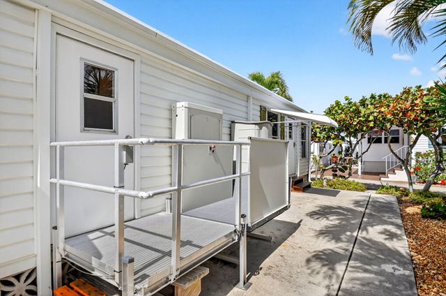 5 Cedar Drive Cd-5, Briny Breezes, FL 33435