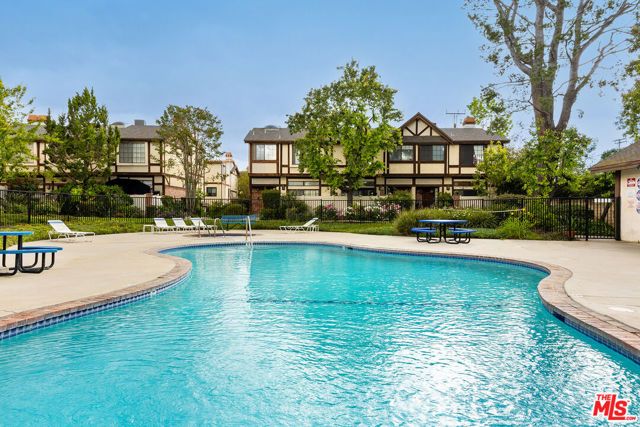 22525 Sherman Way 203, West Hills (los Angeles), CA 91307