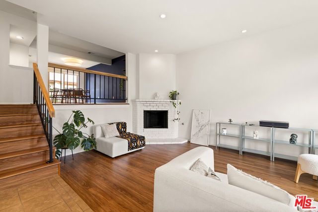 22525 Sherman Way 203, West Hills (los Angeles), CA 91307
