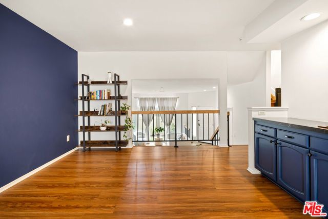 22525 Sherman Way 203, West Hills (los Angeles), CA 91307