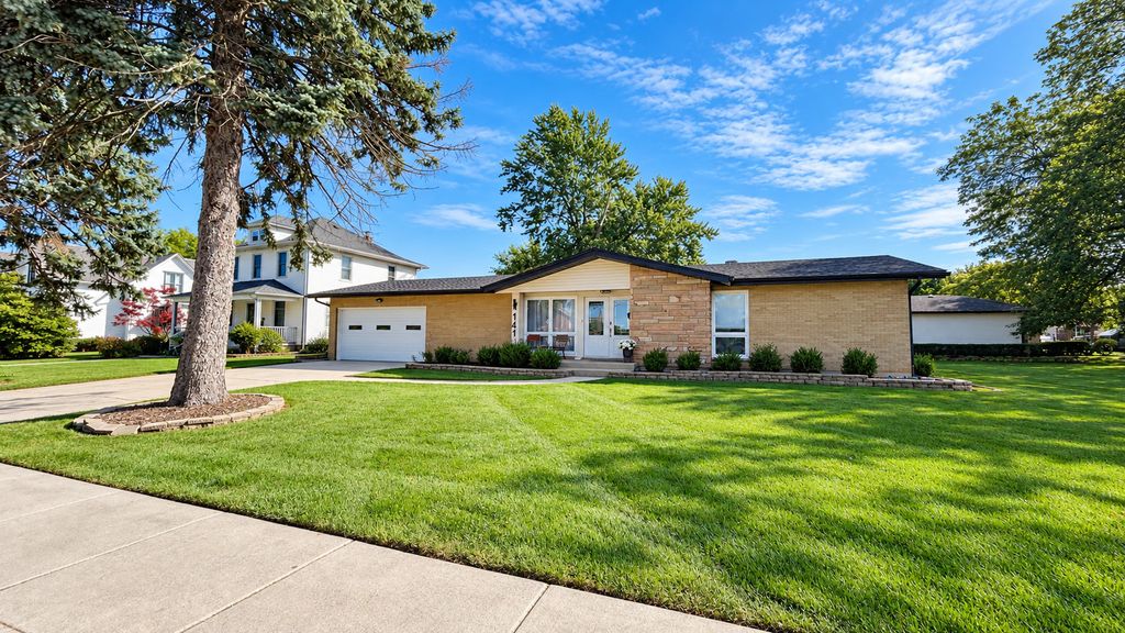 141 W Army Trail Boulevard, Addison, IL 60101 — exterior