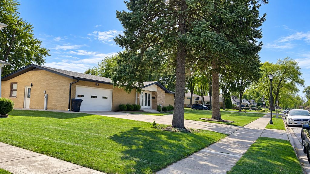 141 W Army Trail Boulevard, Addison, IL 60101 — photo 2