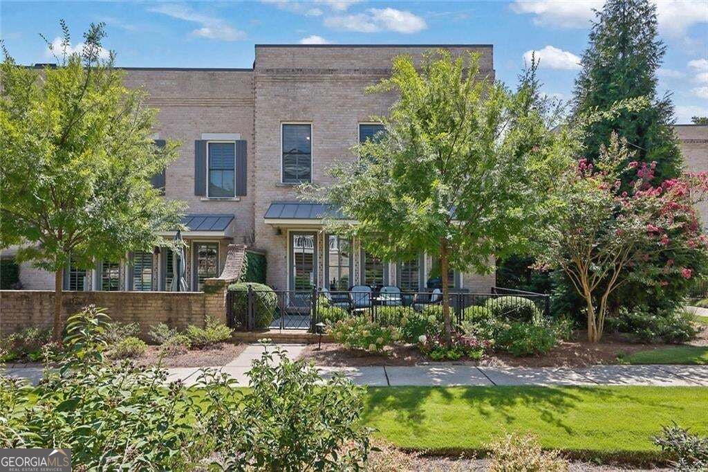 150 Forrest Alley, Roswell, GA 30075