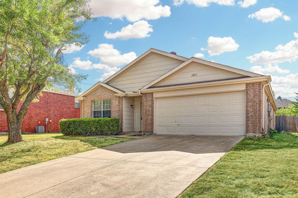 1815 Citadel Drive, Glenn Heights, TX 75154 — photo 2