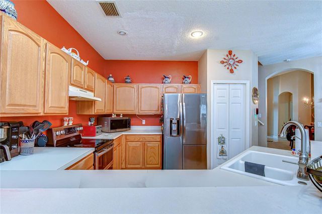 2202 LONGMORE CIRCLE, Valrico, FL 33596