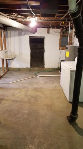 129 Moir, Waterloo, IA 50701