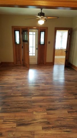 129 Moir, Waterloo, IA 50701