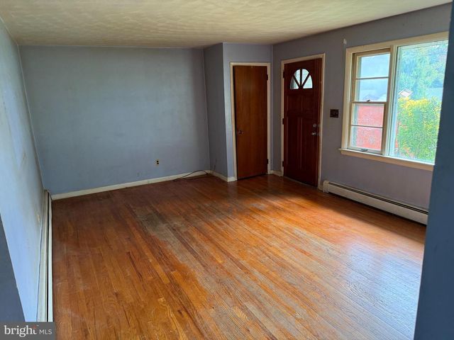 34 WOODLAND DR, York, PA 17407