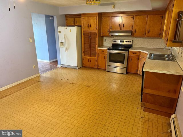34 WOODLAND DR, York, PA 17407