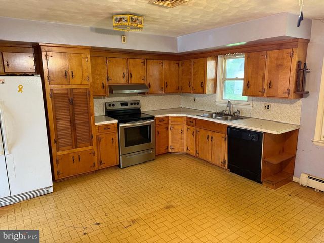 34 WOODLAND DR, York, PA 17407