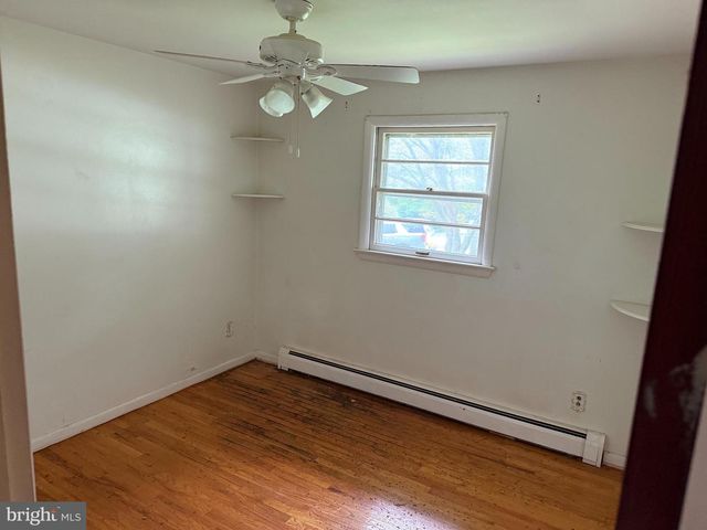 34 WOODLAND DR, York, PA 17407