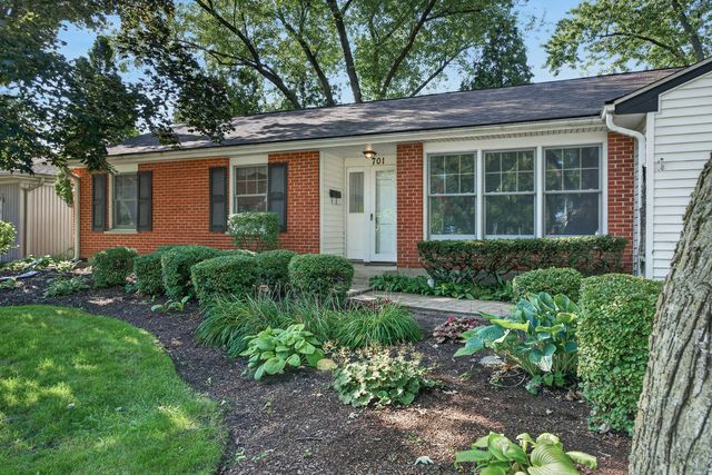 701 W Maude Avenue, Arlington Heights, IL 60004