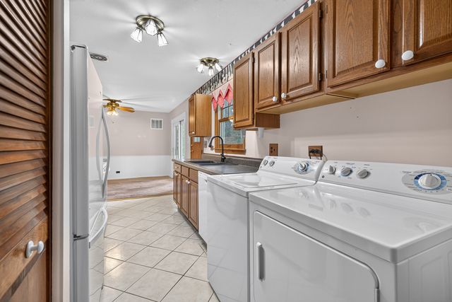 701 W Maude Avenue, Arlington Heights, IL 60004