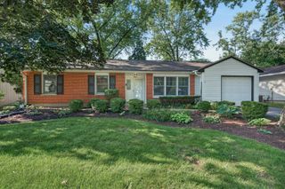 701 W Maude Avenue, Arlington Heights, IL 60004