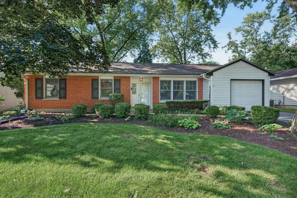 701 W Maude Avenue, Arlington Heights, IL 60004