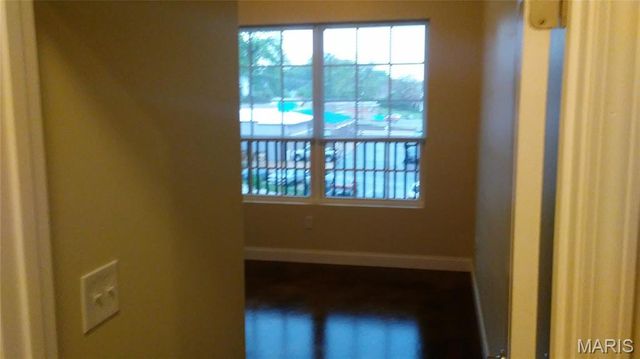 257 S Florissant Road 106, Ferguson, MO 63135