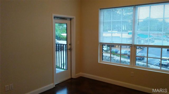 257 S Florissant Road 106, Ferguson, MO 63135