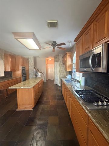 2106 Shade Crest Drive, Richmond, TX 77406