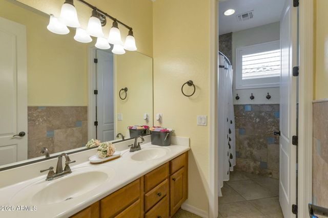 3380 S Holguin Way, Chandler, AZ 85248