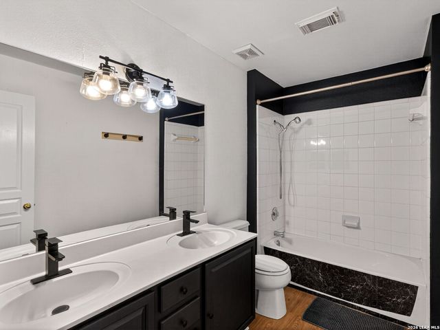 11239 Jadestone Blvd, San Antonio, TX 78249