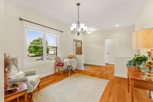 325 PETROS DR, Waynesboro, VA 22980