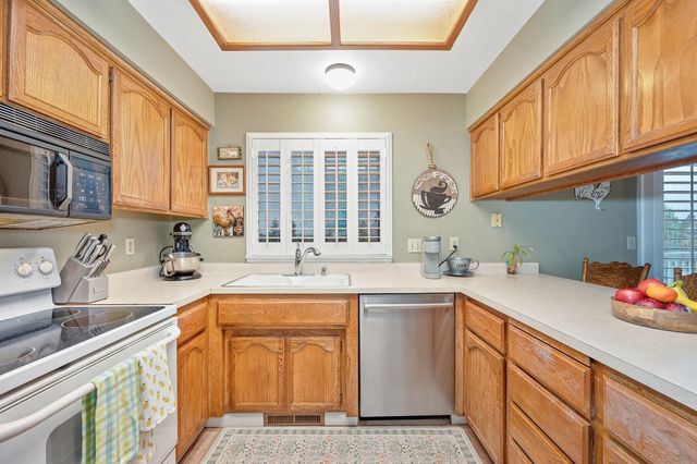 2818 Alhambra Drive, Cameron Park, CA 95682