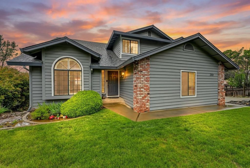 2818 Alhambra Drive, Cameron Park, CA 95682