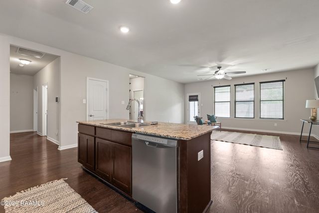 535 Cautillion Drive, Youngsville, LA 70592