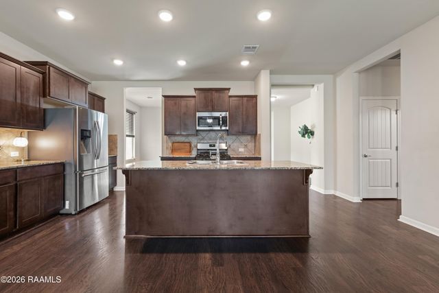 535 Cautillion Drive, Youngsville, LA 70592