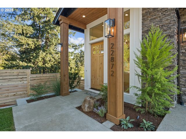 22872 WEATHERHILL Rd, West Linn, OR 97068