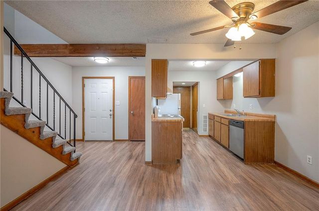 18901-07 E Lexington Road, Independence, MO 64058