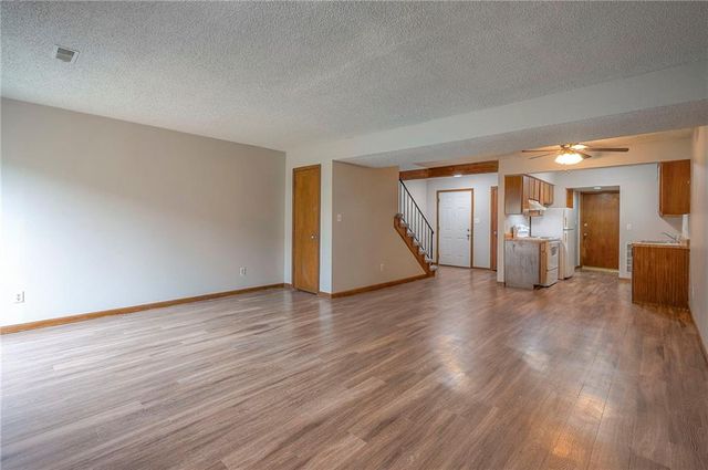 18901-07 E Lexington Road, Independence, MO 64058