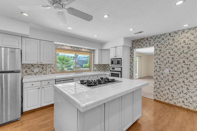 74075 Setting Sun Trail, Palm Desert, CA 92260